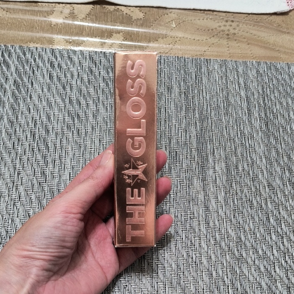 Jeffree Star The Gloss in Metallic Rose Packaging